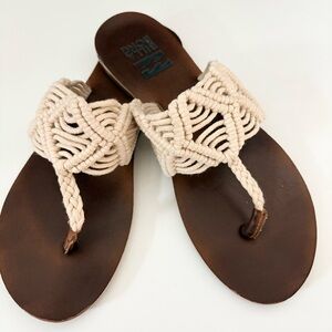 Billabong Cream Crochet Flip Flops 7.5